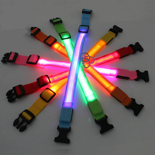 TailWaggers™ LED Adjustable Dog Collar Blinking Flashing Light Up Glow Pets Safety Waterproof